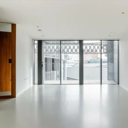Image 3 - Gasholders Building, Camden, London, N1c - Apartment for rent