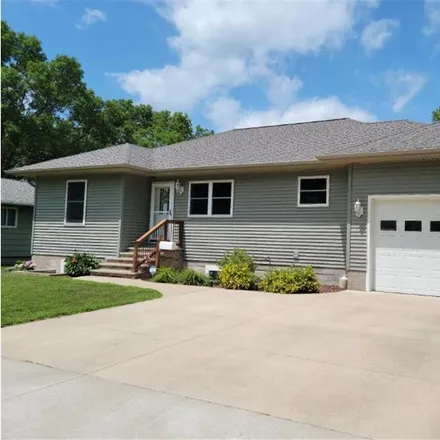 Image 2 - 721 6th Street Southwest, Wells, Faribault County, MN 56097, USA - House for sale