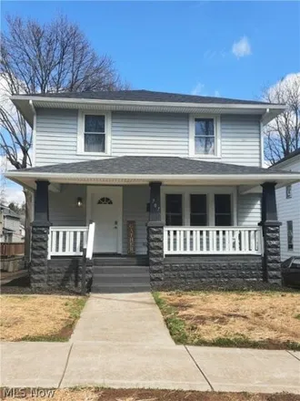 Buy this 3 bed house on 712 Beatty Avenue in Cambridge, OH 43725