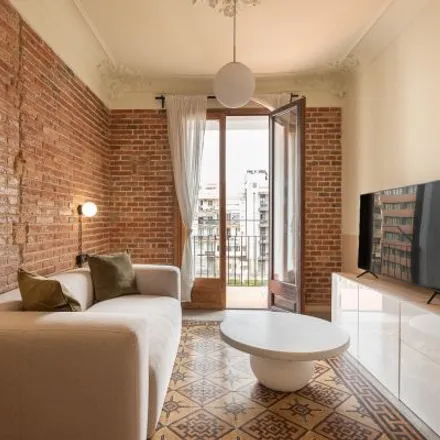 Rent this 5 bed apartment on Carrer d'Aribau in 126, 128