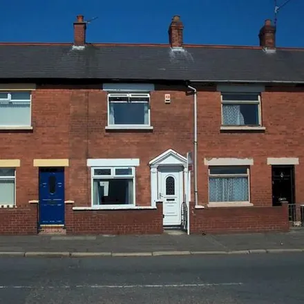 Rent this 2 bed townhouse on Colenso Parade in Belfast, BT9 5EX