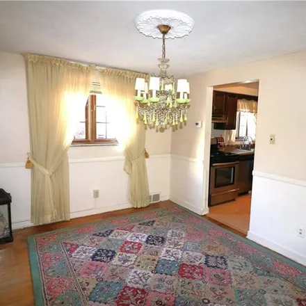 Image 7 - 1265 6th Street, Castle Shannon, Allegheny County, PA 15234, USA - House for sale