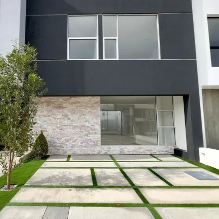 Buy this 4 bed house on Gimnasio Residencial Gema in Circuito Diamante, Residencial Gema