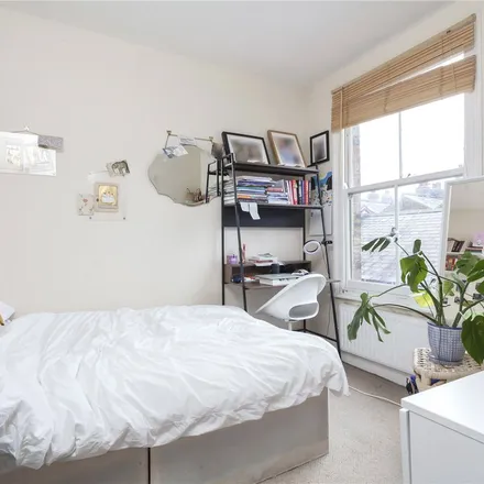 Image 2 - Canrobert Street, London, E2 6PY, United Kingdom - Townhouse for rent