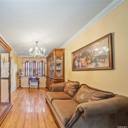 Image 7 - 51-01 64th Street, New York, NY 11377, USA - Townhouse for sale