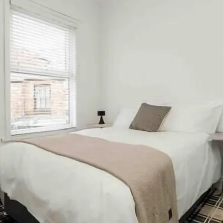 Image 7 - Liverpool, L18 1LX, United Kingdom - House for rent