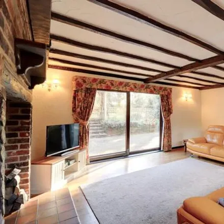 Image 7 - Anmore Lane, East Hampshire, PO7 6HW, United Kingdom - House for sale