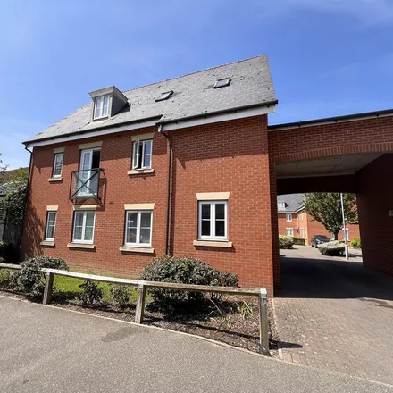 Image 1 - Priory Chase, Rayleigh, SS6 9NF, United Kingdom - Apartment for rent