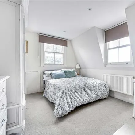Image 7 - 182 Stephendale Road, London, SW6 2PW, United Kingdom - Townhouse for sale