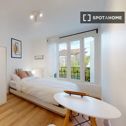 Rent this 11 bed room on 52ter Rue Claude Pernès in 93110 Rosny-sous-Bois, France