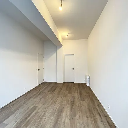 Rent this 1 bed apartment on Rue Mazy 78 in 5100 Jambes, Belgium