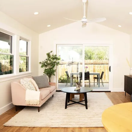 Rent this 1 bed house on Ridge VIew Avenue in Los Angeles, CA 90041