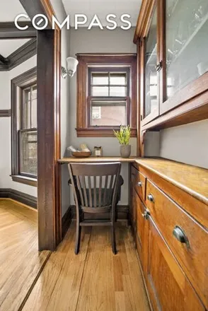 Image 7 - 204 East 7th Street, New York, NY 11218, USA - Townhouse for sale