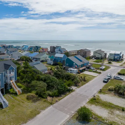 Image 3 - 208 Oyster Lane, North Topsail Beach, NC 28460, USA - Townhouse for sale