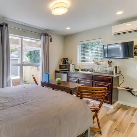 Rent this studio apartment on Mercer Island in WA, 98040