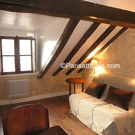 Rent this 1 bed apartment on 33 Rue de Cléry in 75002 Paris, France