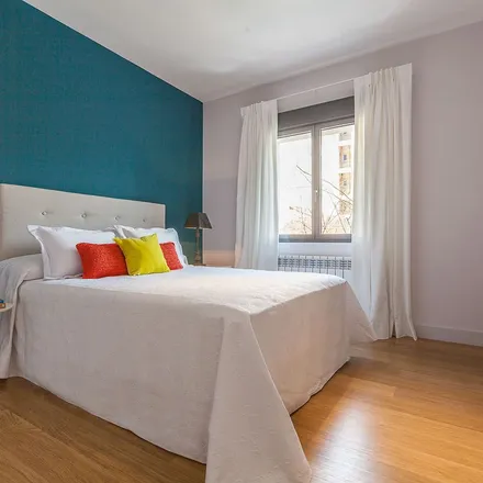 Rent this 1 bed apartment on BiciMAD in Calle de José Ortega y Gasset, 28006 Madrid
