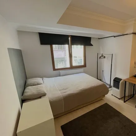 Rent this 2 bed apartment on İstanbul Lütfi Kırdar ICEC in Darülbedai Caddesi, 34367 Şişli