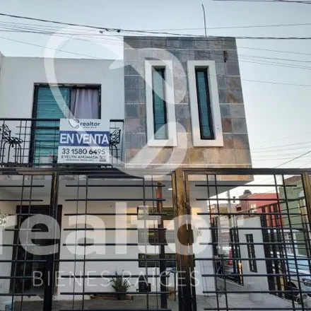 Buy this studio house on Calle María Uribe 752 in 44824 Guadalajara, JAL
