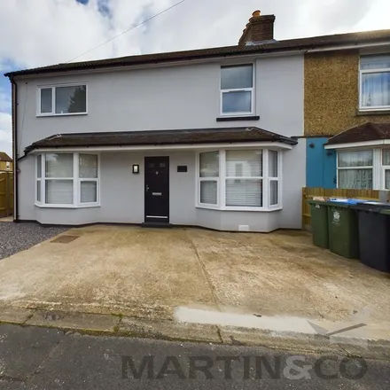 Rent this 4 bed duplex on Laburnum Road in Fareham, PO16 0SL