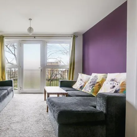 Image 2 - Monarch Way, London, IG2 7HS, United Kingdom - Apartment for rent