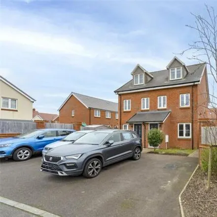 Image 1 - Peony Grove, Worthing, BN13 3GF, United Kingdom - Townhouse for sale