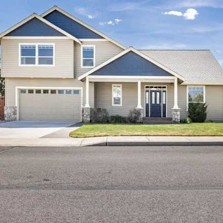 Buy this 4 bed house on 3457 Southwest 35th Place in Redmond, OR 97756
