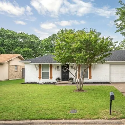 Buy this 3 bed house on 1011 Calcutta Street in Hurst, TX 76053