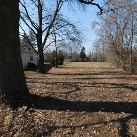 Image 2 - 1737 Fox Farm Road, Kosciusko County, IN 46580, USA - House for sale