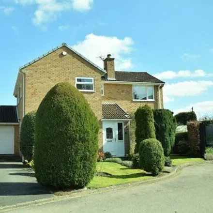 Buy this 3 bed house on Glen Close in Scalby, YO13 0SH