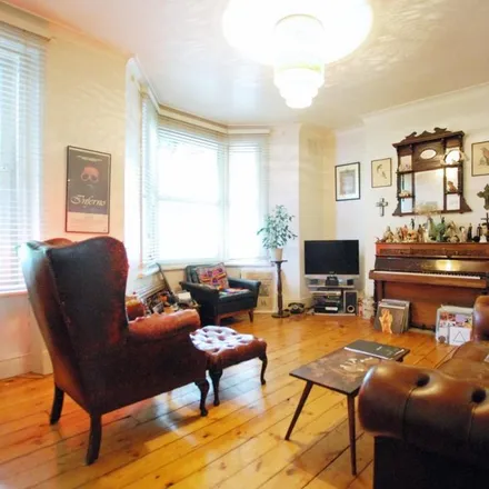 Rent this 2 bed apartment on Benthal Road in Upper Clapton, London