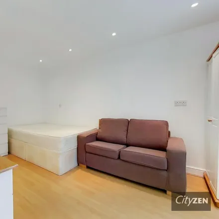Image 4 - Coopers Close, London, E1 4BB, United Kingdom - Apartment for rent
