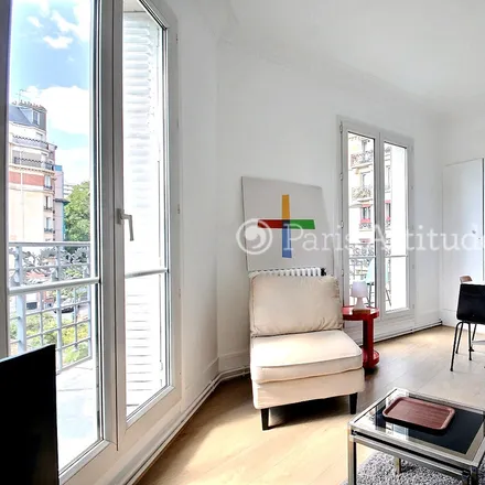 Image 4 - 6 Rue Desnouettes, 75015 Paris, France - Apartment for rent