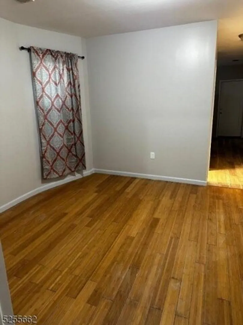 103 South 12th Street, Roseville, Newark, NJ 07107, USA | Studio apartment for rent