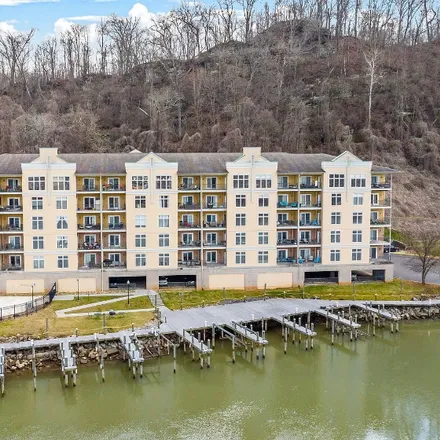 Rent this 3 bed condo on 3001 Rivertowne Way