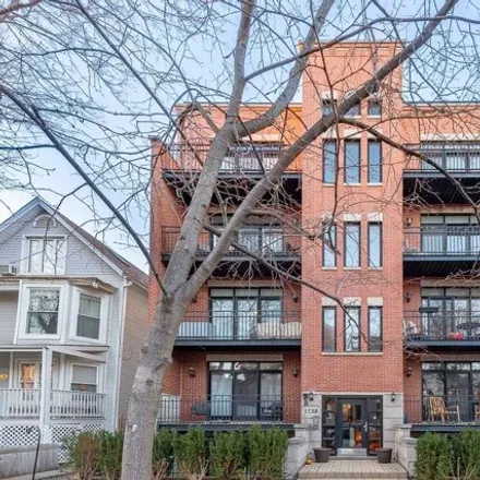 Buy this 2 bed condo on 1724 West Roscoe Street in Chicago, IL 60657