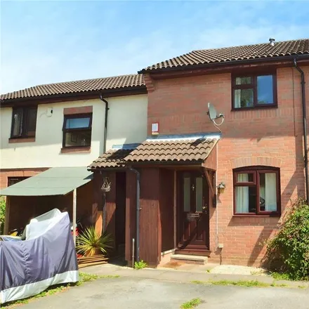 Rent this 2 bed townhouse on Alderfield Close in Theale, RG7 5AF