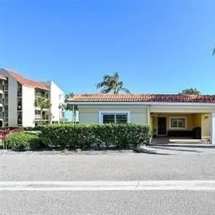 Rent this 2 bed house on 4662 Gulf of Mexico Drive in Longboat Key, Manatee County