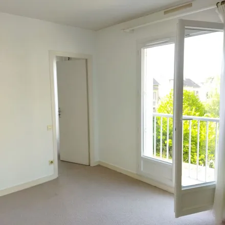 Rent this 3 bed apartment on 11 Rue Porte- Cote in 41000 Blois, France