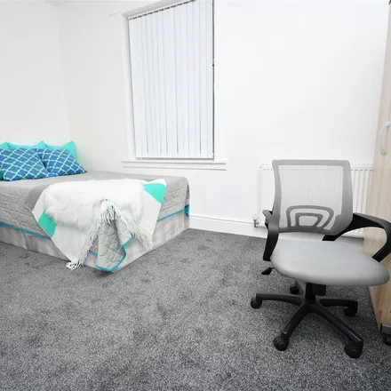 Image 4 - 19 Tay Street, Burnley, BB11 4FB, United Kingdom - Apartment for rent