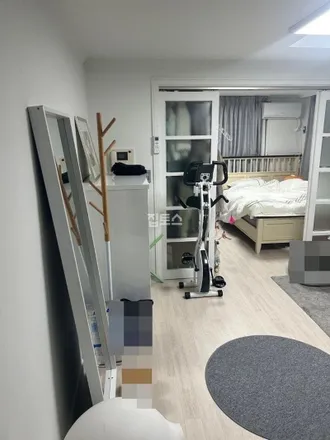 Rent this 1 bed apartment on 서울특별시 강남구 논현동 277-19