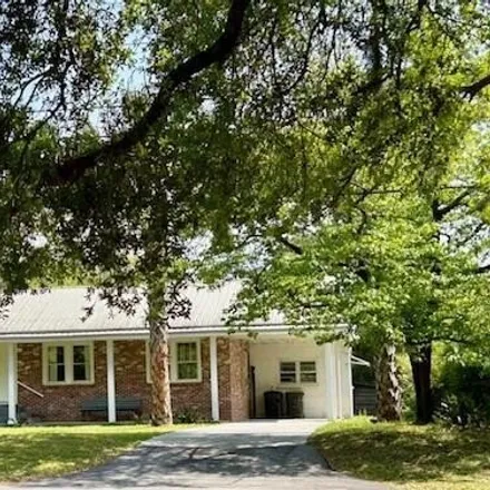 Buy this 3 bed house on 2412 Hermitage Road in Beaufort, SC 29902