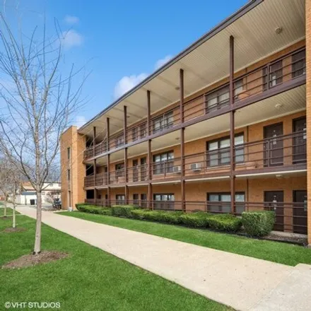 Buy this 1 bed condo on 5901-5917 North Naper Avenue in Chicago, IL 60631