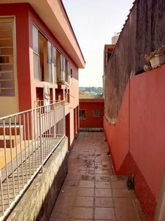 Buy this 3 bed house on Salão do Reino das Testemunhas de Jeová in Rua França 196, Taboão