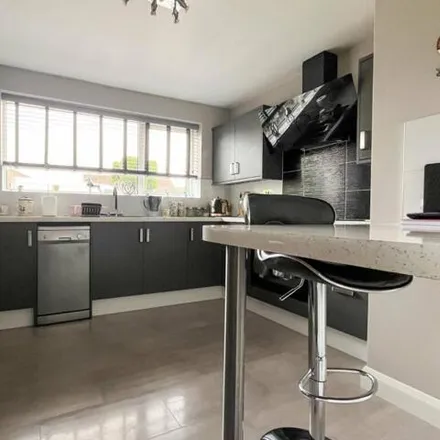 Image 2 - 43 Causeway View, Bristol, BS48 2XL, United Kingdom - House for sale