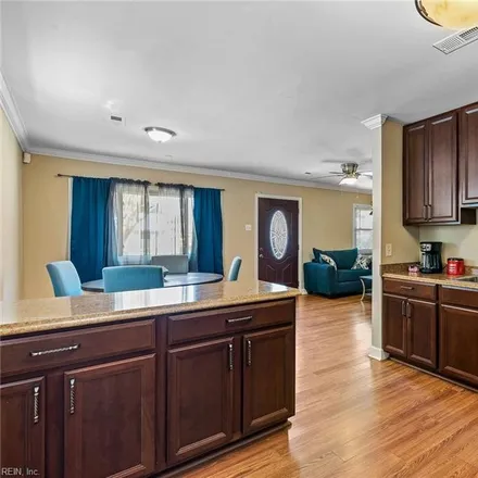 Image 8 - 2012 Bancroft Drive, Fordham, Hampton, VA 23663, USA - House for sale