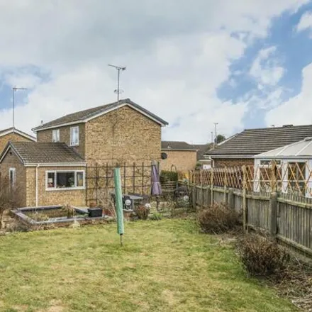 Buy this 3 bed house on Meadow View in Banbury, OX16 9SR
