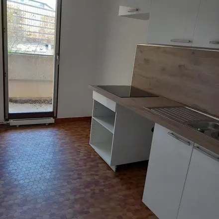 Rent this 2 bed apartment on 18 Allée de la Toison d'Or in 94000 Créteil, France