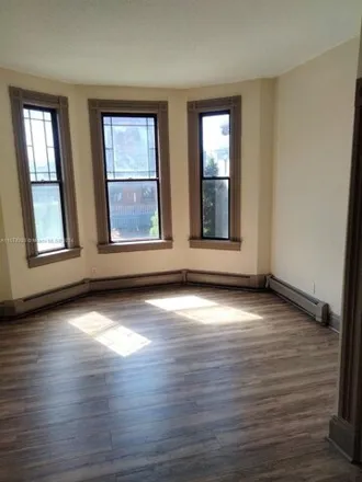 Image 3 - 30 Morris Street, Hartford, CT 06114, USA - Apartment for rent
