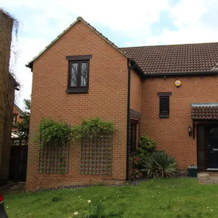 Rent this 4 bed house on Goughs Lane in Newell Green, RG12 2JS